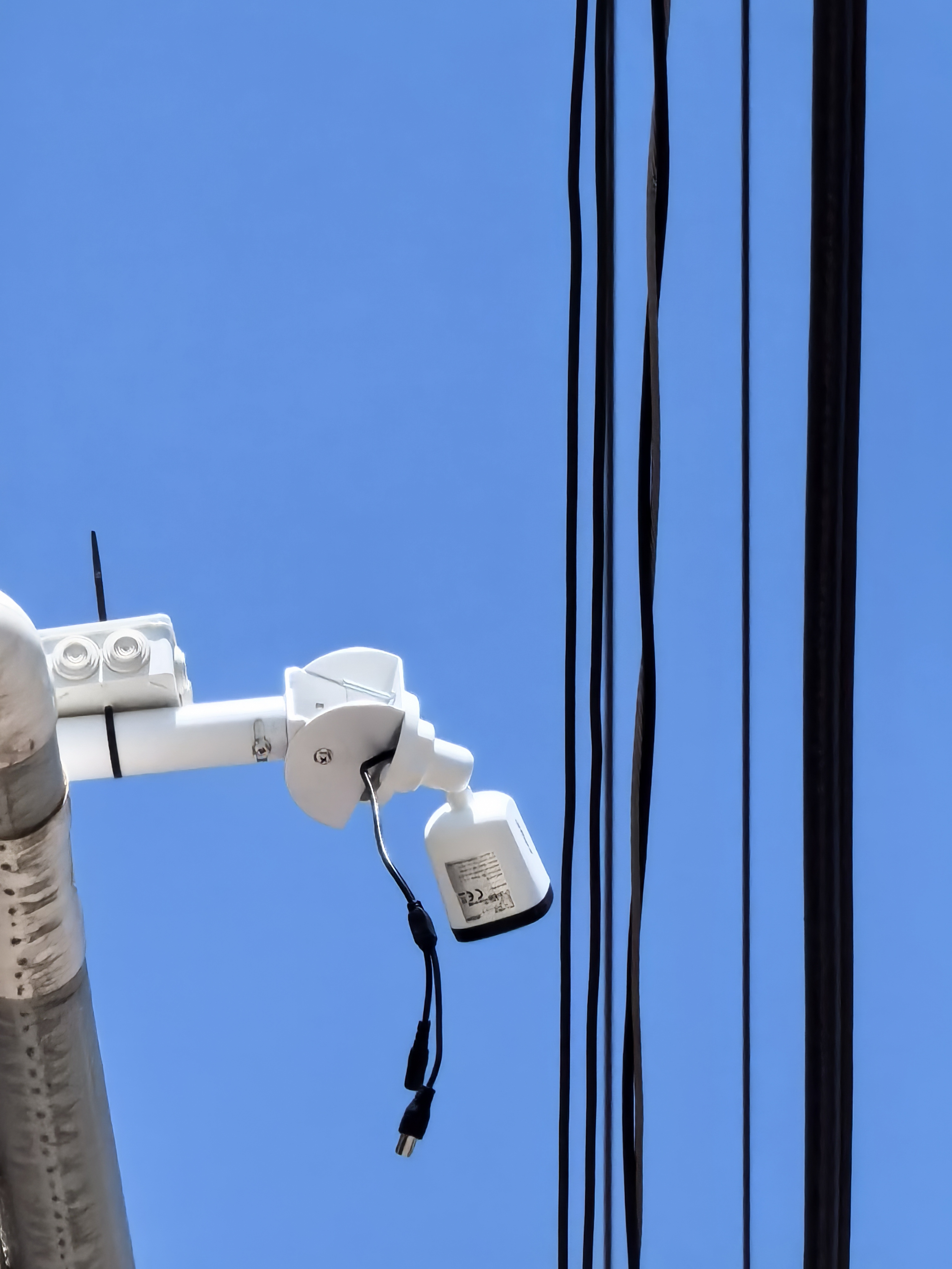 Soporte tubular para poste